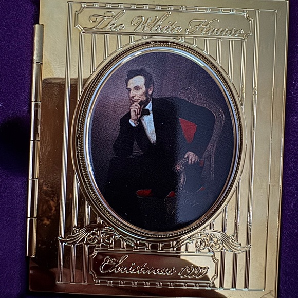 Other - Vintage White House Christmas Ornament 1999